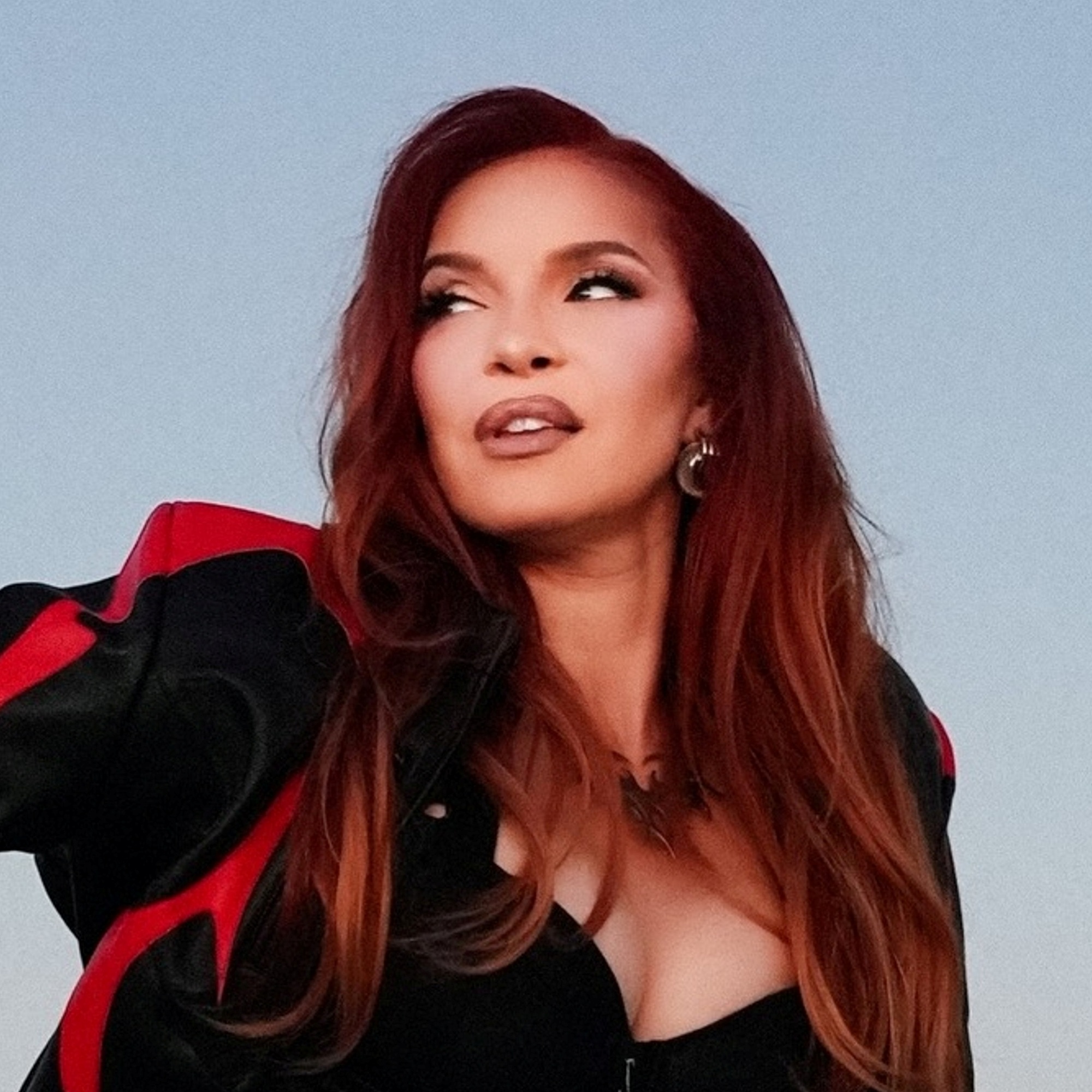 Carmit Bachar em ensaio promocional realizado em Los Angeles em 2026